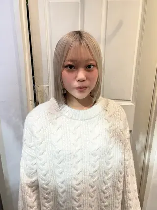 ミディアム カラー HOMIE TOKYO所属・sora / 渋谷 / ハイトーンのヘアスタイル