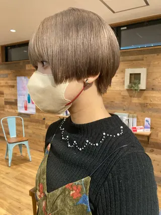 ショート カラー 津田 里菜のヘアスタイル