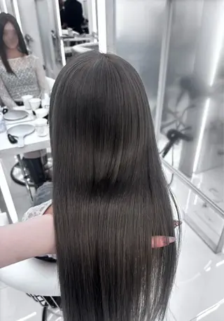 ロング モヅメ モモエのヘアスタイル