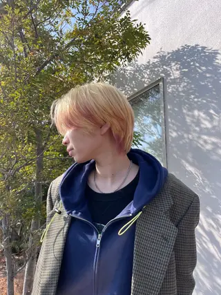 ショート カラー Nino hair garden所属・実生miu 個性派ハイトーンのヘアスタイル