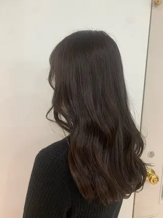 ロング カラー 室谷 ゆりあのヘアスタイル