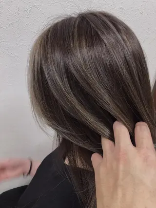 セミロング ヘアーズベリー 藤本のヘアスタイル