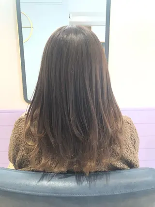 セミロング カラー 佐藤 花帆のヘアスタイル