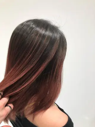 ミディアム カラー Kro ハイトーン×ブリーチのヘアスタイル