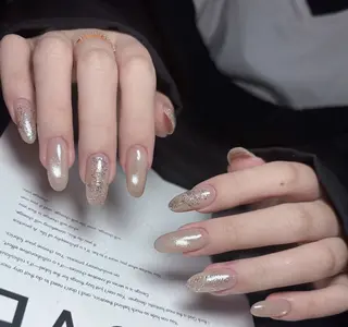 ネイル 高木 維麗絲のネイルデザイン