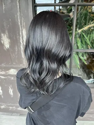 セミロング カラー 川越 輝梨奈のヘアスタイル