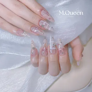 ネイル MQueen ネイルサロンのネイルデザイン