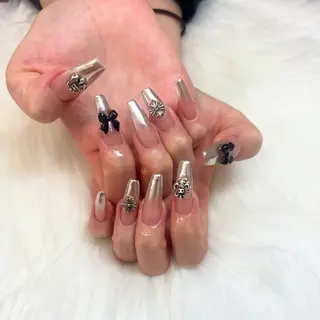 ネイル T-Rich所属・高野 沙玖良のネイルデザイン