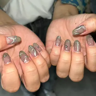 ネイル 🪐富島彩夏 /海外nail🪐のネイルデザイン
