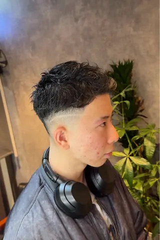 ショート メンズ BLISS BARBER ブリスバーバー所属・安立 玲於のヘアスタイル