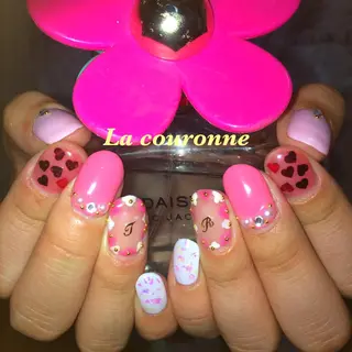 ネイル Lacouronne NATSUMIのネイルデザイン