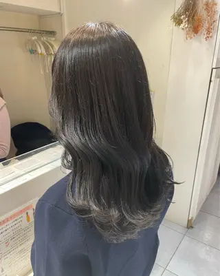 ロング カラー 矢幡 栞菜のヘアスタイル