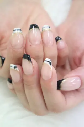 ネイル カラーズビューティサロン所属・ツノスエアヤカ ／つののネイルデザイン