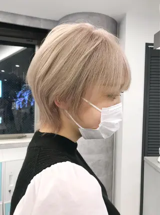 ショート カラー 塩川 和弥のヘアスタイル