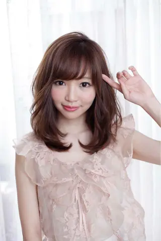 セミロング FORTE所属・フォルテ青山 カットカラー0円のヘアスタイル