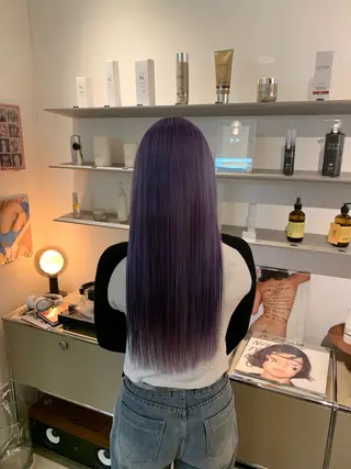 カラー hinata /ハイトーンのヘアスタイル