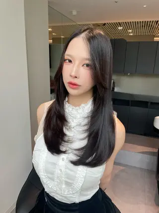 ロング 銀座／レイヤーカット 🤍内野すみれのヘアスタイル