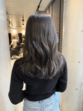 セミロング カラー 【銀座】艶髪/上品な カラー特化/涼/駅近のヘアスタイル
