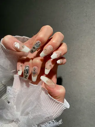 ネイル I-nailロング /ワンホン/キラキラのネイルデザイン