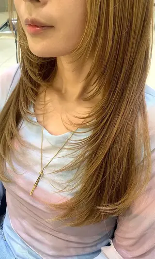 ロング 赤みオフの透明感職人 /ケア重視の美髪施術のヘアスタイル