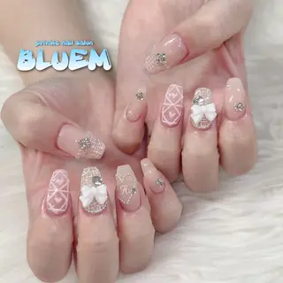 ネイル BLUEM なな🐶のネイルデザイン