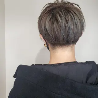 ショート 🇰🇷透明感×ハイ トーン🌟tomoのヘアスタイル