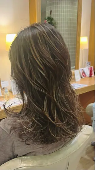 ロング カラー 浅井 理恵のヘアスタイル