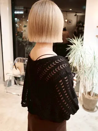 ショート カラー (h)wim ウィムのヘアスタイル