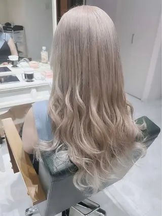 ロング カラー ヘアアレンジ 𝐑𝐈𝐍𝐊𝐀 🐣🩷のヘアスタイル