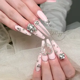 ネイル Maggie Nail🦩のネイルデザイン