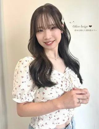 セミロング カラー annuy ayanaのヘアスタイル