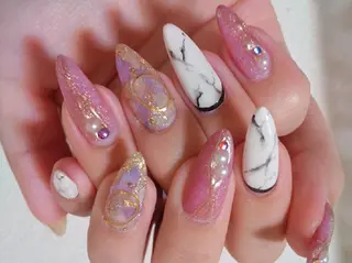 ネイル ネイル＆フラワーサロン〜Ri✦hiro〜鳥栖店所属・HIRATA RIEのネイルデザイン