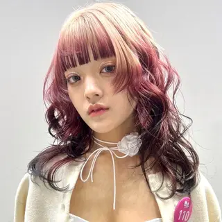 ロング カラー ★デザインカラー ハイトーン ももか★のヘアスタイル