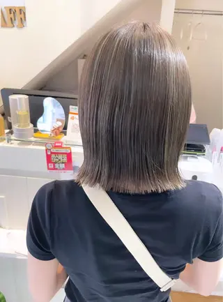 ミディアム カラー 矢幡 栞菜のヘアスタイル