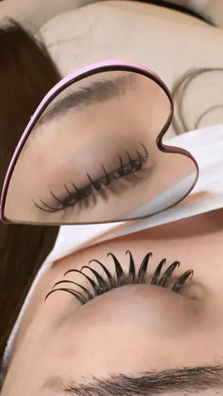 マツエク・マツパ シェアサロン ルレイル心斎橋店所属・シェアサロンルレイル 朱羅のマツエク・マツパデザイン