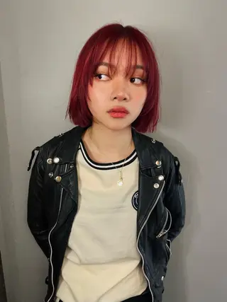 ミディアム カラー Haco＋所属・ウルフ/レイヤー Miinaのヘアスタイル