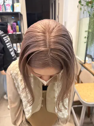 ミディアム カラー ミルクティー× グレージュMOMOのヘアスタイル