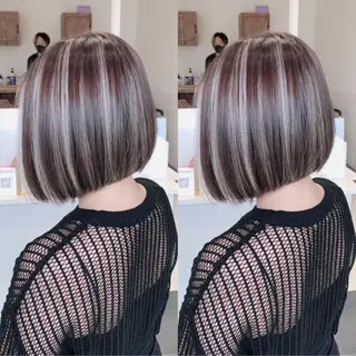 ショート カラー オフホワイトアンドなんば所属・福西 洋斗のヘアスタイル