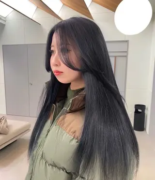 ロング カラー 高発色ブリーチ/ ハイレイヤー🪽aiのヘアスタイル