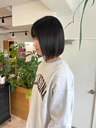 ショート 艶ベージュ/オリーブ カラー🫒airiのヘアスタイル