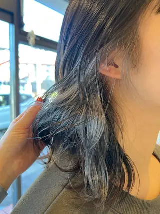 セミロング ダブルカラー🌷✨ 守屋紗希のヘアスタイル