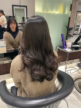 ロング パーマ コテ巻きパーマ 藤野佑成のヘアスタイル