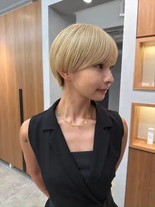 ショート Abbey ４のヘアスタイル