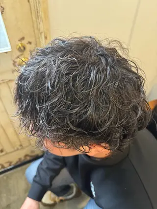 パーマ メンズ ブリーチ艶カラー KAORI🌼のヘアスタイル