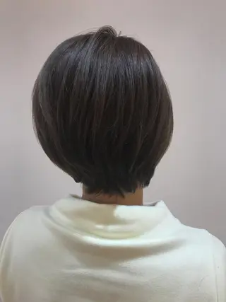ショート カラー 湯浅 了一のヘアスタイル