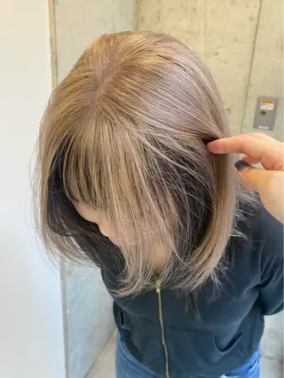 ミディアム カラー ベージュカラー🐑 レイヤー🤎塚原優芽のヘアスタイル