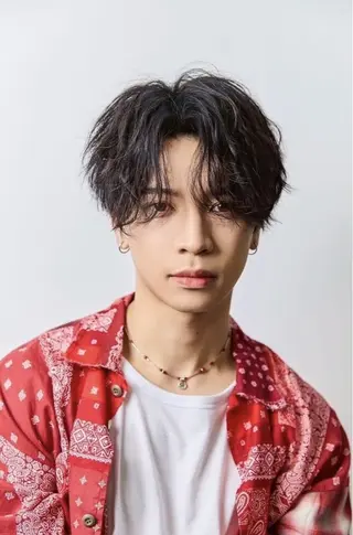 カラー メンズ 酸性ストレート🫧 パーマ💫／ヒロトのヘアスタイル