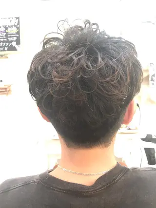 ショート パーマ メンズ 山本 咲貴のヘアスタイル
