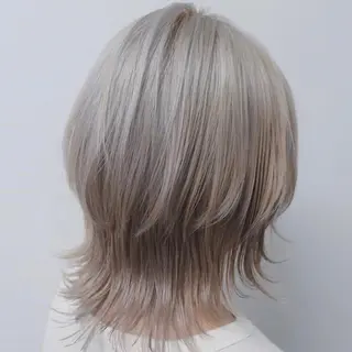 ミディアム INORI /フェイスレイヤーのヘアスタイル