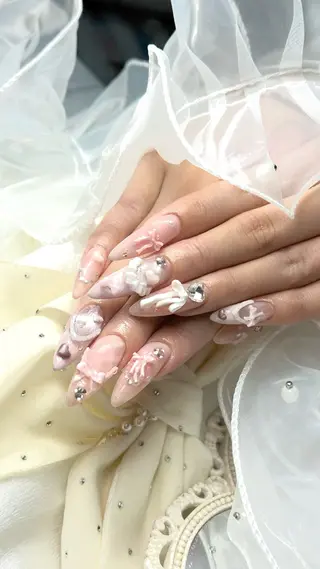 ネイル ルシイ🎀新宿長さ 出しパーツ専門店のネイルデザイン